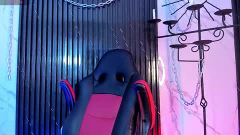 Cloe online show from December 21, 2025, 4:25 pm