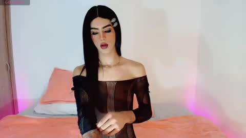 CLOE REMINTON online show from January 27, 2025, 7:35 am