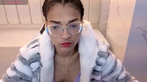 cloee online show from October 14, 2025, 2:34 am