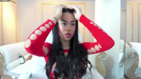 Snapshot of cloehap chatting on February 17, 2025, 11:55 am Cloe online show from February 17, 2025, 11:55 am