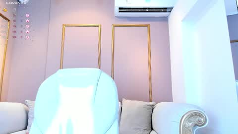 Snapshot of cloehap chatting on March 1, 2025, 3:27 pm Cloe online show from March 1, 2025, 3:27 pm