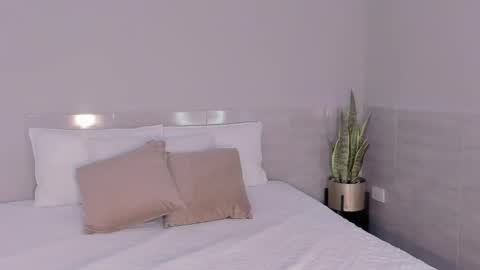 Snapshot of cloehsmiith chatting on November 5, 2025, 11:10 am Chloe Smith online show from November 5, 2025, 11:10 am