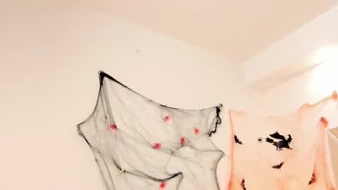 Cloe online show from October 14, 2025, 10:21 pm