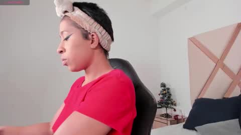 Cloe online show from December 18, 2025, 12:06 am