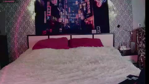 Snapshot of closertous chatting on December 15, 2025, 2:54 pm closertous online show from December 15, 2025, 2:54 pm