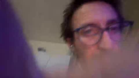 Snapshot of cloudperson chatting on November 22, 2025, 11:42 am cloudperson online show from November 22, 2025, 11:42 am