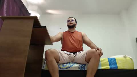 cloudsfunxxxx online show from April 25, 2026, 8:39 pm