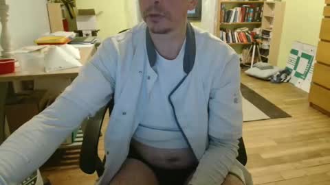 clouplefun online show from December 16, 2024, 5:17 am