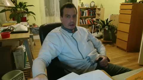 clouplefun online show from January 4, 2025, 4:44 am