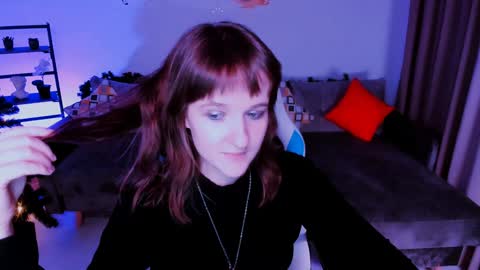  Clover  follow me  online show from January 2, 2025, 9:07 pm