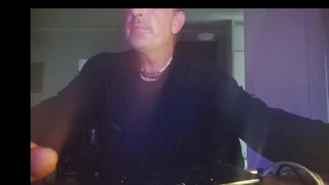 clubkes online show from February 21, 2025, 4:16 pm