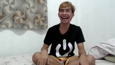 Snapshot of clyde_twinkx chatting on November 19, 2025, 9:31 am clyde_twinkx online show from November 19, 2025, 9:31 am