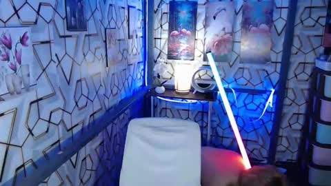 Snapshot of clyde_twinkx chatting on November 21, 2025, 10:25 am clyde_twinkx online show from November 21, 2025, 10:25 am