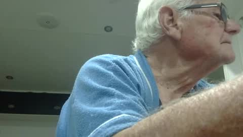 Snapshot of coaste1 chatting on June 21, 2026, 4:15 am Coaste online show from June 21, 2026, 4:15 am