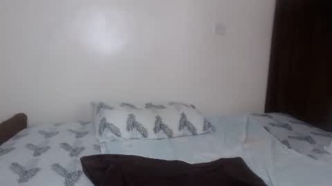 Snapshot of cocoa_devine chatting on April 29, 2026, 2:43 pm cocoa_devine online show from April 29, 2026, 2:43 pm