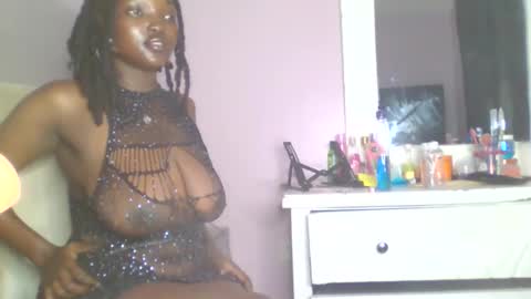 Snapshot of cocoalush_20 chatting on May 2, 2026, 12:21 pm CocoaLush 20 online show from May 2, 2026, 12:21 pm
