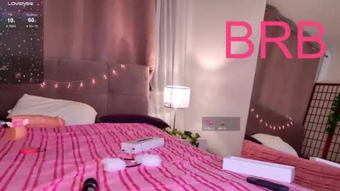 Mia online show from March 2, 2025, 3:24 am