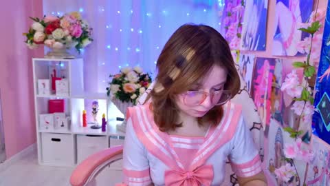 Mia online show from April 1, 2026, 10:07 pm