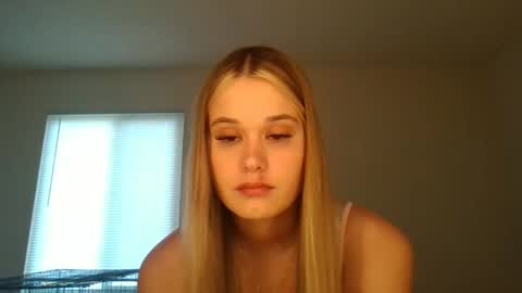 Snapshot of cocostreams chatting on April 7, 2026, 10:09 pm cocostreams online show from April 7, 2026, 10:09 pm