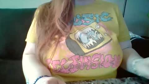 Snapshot of codieraye chatting on December 3, 2025, 10:19 pm TheGoddessCodie online show from December 3, 2025, 10:19 pm