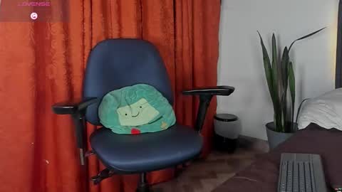 Snapshot of codyluke_ chatting on November 14, 2025, 1:48 am Cody Luke online show from November 14, 2025, 1:48 am