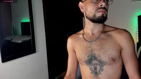 Snapshot of codyluke_ chatting on December 16, 2025, 5:12 am Cody Luke online show from December 16, 2025, 5:12 am