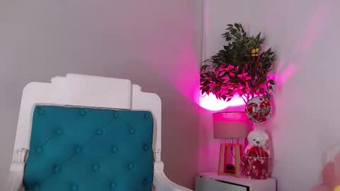 Snapshot of cofee_dreams chatting on February 24, 2025, 5:42 pm Coffee Dreams online show from February 24, 2025, 5:42 pm