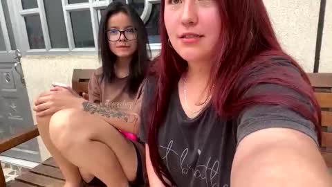  Mai y Lua  online show from April 2, 2026, 5:21 pm