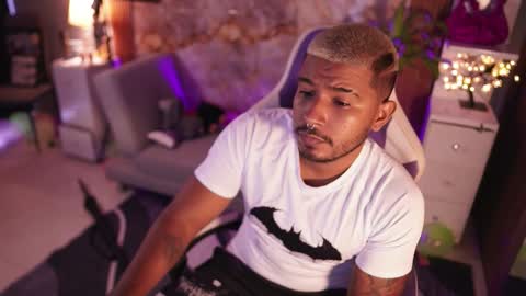 Snapshot of coffeman08 chatting on November 2, 2025, 1:24 pm Andres online show from November 2, 2025, 1:24 pm