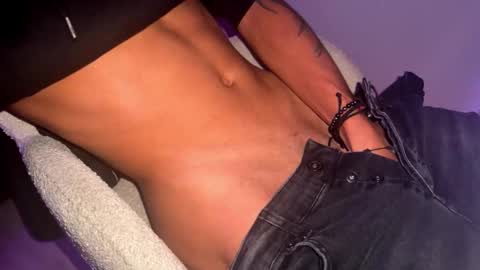 Snapshot of coitzzz chatting on October 13, 2025, 6:24 am coitzzz online show from October 13, 2025, 6:24 am