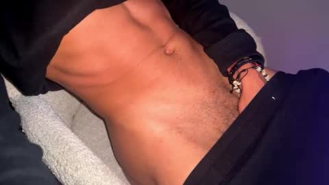 Snapshot of coitzzz chatting on October 20, 2025, 3:40 am coitzzz online show from October 20, 2025, 3:40 am