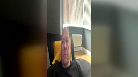 Snapshot of col4nows chatting on June 12, 2026, 11:31 am col4nows online show from June 12, 2026, 11:31 am