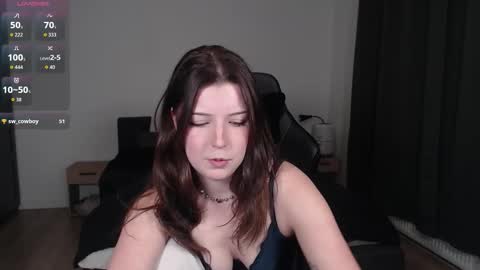 Snapshot of colaux chatting on October 18, 2025, 8:09 pm Denise online show from October 18, 2025, 8:09 pm