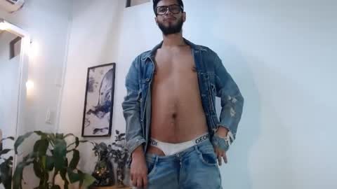 Snapshot of colby_smit chatting on May 4, 2026, 6:59 pm Colby online show from May 4, 2026, 6:59 pm