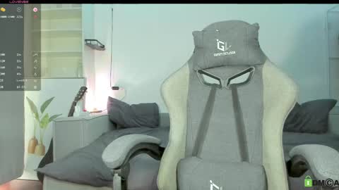 Snapshot of colestorm_ chatting on May 4, 2026, 4:08 am COLE - ig online show from May 4, 2026, 4:08 am