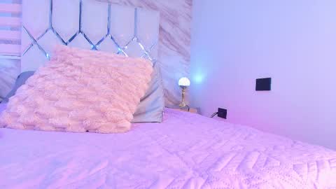 colett online show from November 26, 2025, 11:55 am