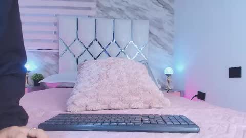 colett online show from November 29, 2025, 11:57 am