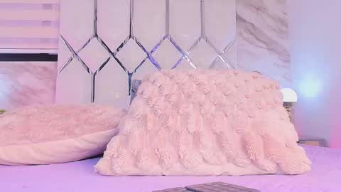 colett online show from December 3, 2025, 11:52 am