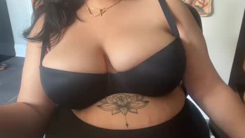 Snapshot of coll3gegirl chatting on September 26, 2025, 5:17 pm coll3gegirl online show from September 26, 2025, 5:17 pm