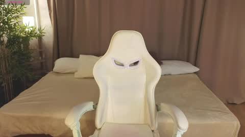 Collen Mon Tue Wed Thu Fri GMT 3 0300am - 0900am  online show from April 5, 2026, 4:59 pm