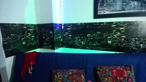 Snapshot of colombianmiilf_ chatting on December 17, 2025, 11:55 pm Nahomi online show from December 17, 2025, 11:55 pm