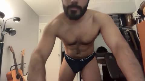 Snapshot of colombianstud94 chatting on April 27, 2026, 12:14 pm colombianstud94 online show from April 27, 2026, 12:14 pm