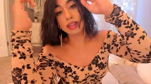 Snapshot of colombiantexas chatting on December 6, 2024, 6:04 am    ........ Instagram  Lorysexys online show from December 6, 2024, 6:04 am