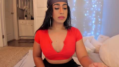 Snapshot of colombiantexas chatting on January 15, 2025, 4:57 am    ........ Instagram  Lorysexys online show from January 15, 2025, 4:57 am