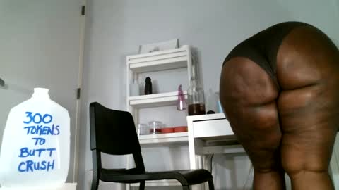 Snapshot of colorfullydark chatting on January 31, 2025, 1:34 pm Noni online show from January 31, 2025, 1:34 pm