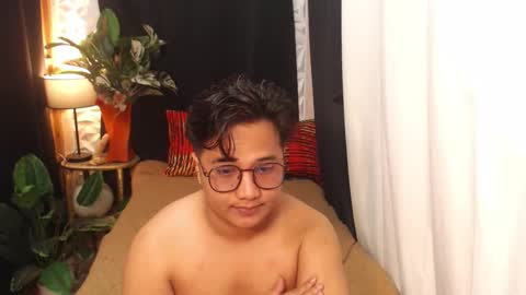 Snapshot of colossalboy chatting on January 7, 2025, 12:20 pm Sunny online show from January 7, 2025, 12:20 pm