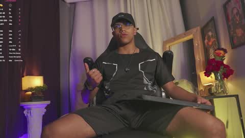 colstorw_ online show from April 10, 2026, 10:42 am