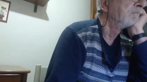 Snapshot of comemivuoi2 chatting on February 4, 2026, 3:56 am comemivuoi2 online show from February 4, 2026, 3:56 am