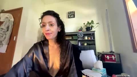 cometomamat online show from May 9, 2026, 6:57 pm