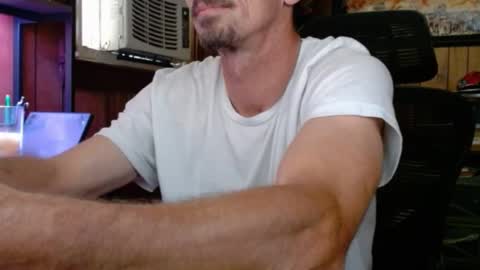 Snapshot of comic_king27 chatting on September 19, 2025, 9:48 pm Nelson or ComicKing and sometime Peachy143 online show from September 19, 2025, 9:48 pm